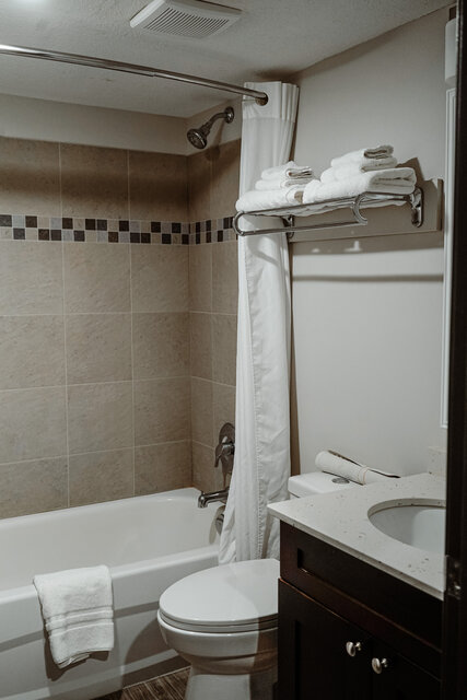 Image 2 for Deluxe Double Queen Rooms
