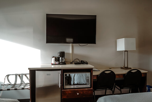 Image 4 for Deluxe Double Queen Rooms