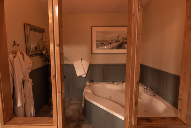 Image 3 for Executive Jacuzzi Suite