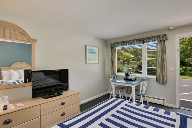 Image 3 for Room With a Queen Bed