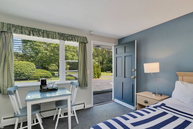 Image 5 for Room With a Queen Bed