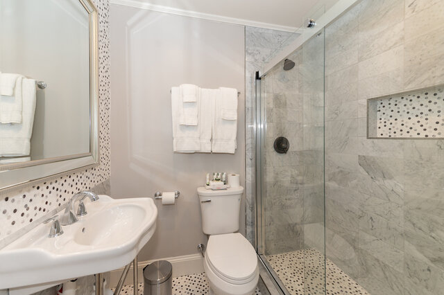 Image 11 for 08) Room #8