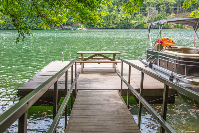 Image 3 for Lakefront Point Retreat on Nantahala Lake w Dock