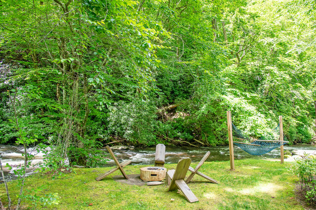 Image 13 for Creekside Cove Luxury Yurt w/Hot Tub in Nantahala