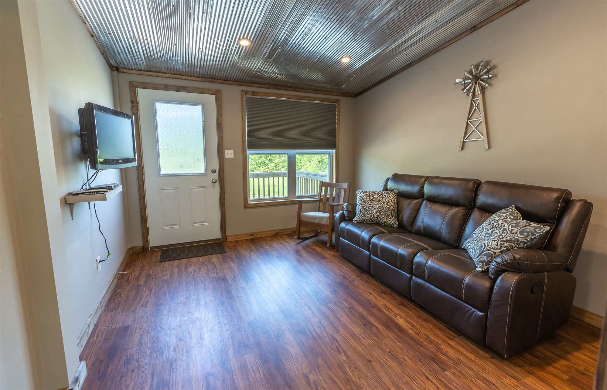 Kick'n K Farmhouse and Arena in Steelville, Missouri Country