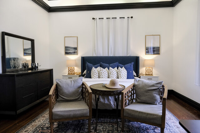 Image 1 for 01) Admiral Suite