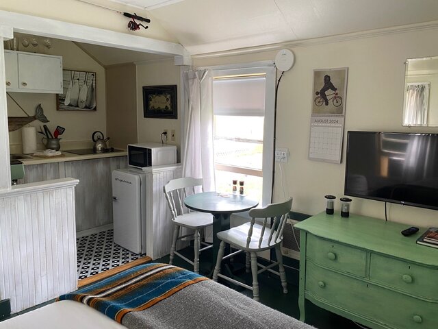 Image 6 for #08 ADELINE (Studio)