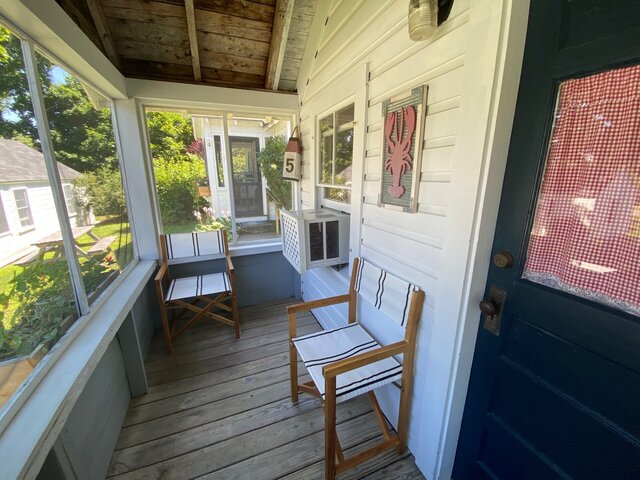 Image 3 for #05 PETUNIA (Studio)