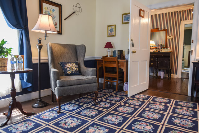 Image 6 for 2) Haynes  (Deluxe Queen)