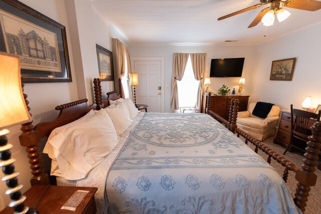 Image 1 for 1) Bechtler (Deluxe King)