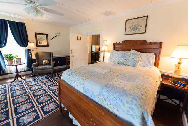 Image 5 for 2) Haynes  (Deluxe Queen)