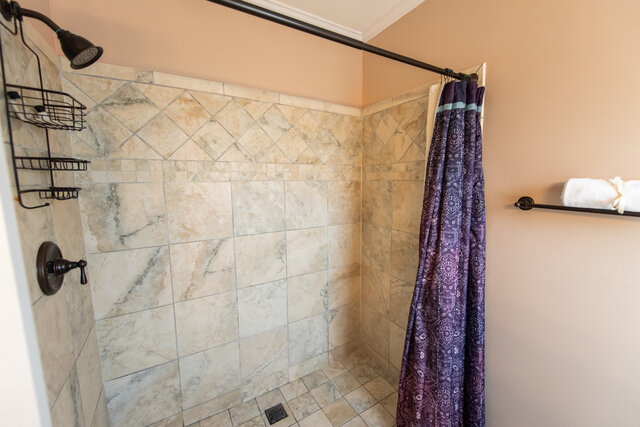 Image 8 for 2) Haynes  (Deluxe Queen)