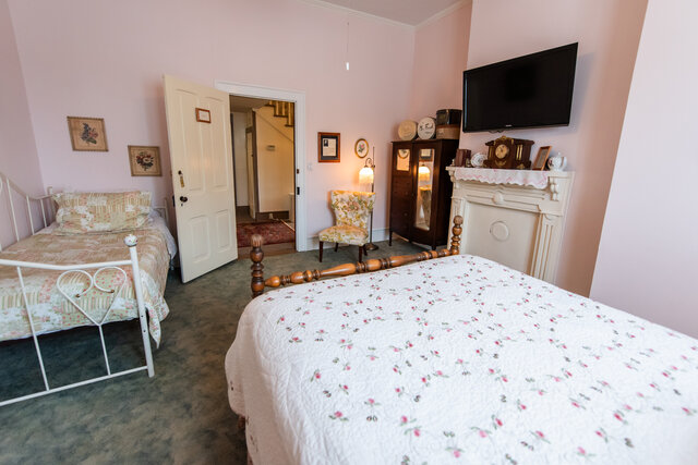 Image 6 for 5) Coxe (Queen with Daybed)