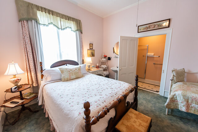 Image 3 for 5) Coxe (Queen with Daybed)