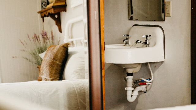 Image 2 for Upstairs Queen
