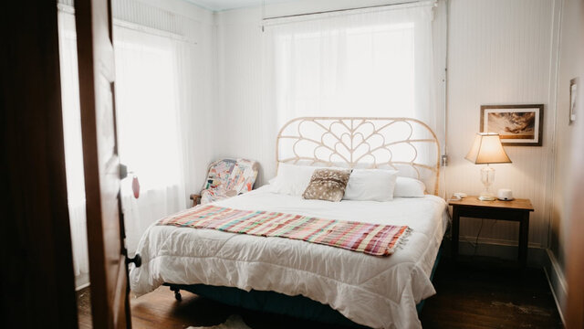 Image 3 for Upstairs King