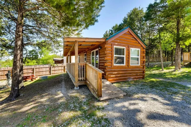 Image 1 for Log Cabin 2