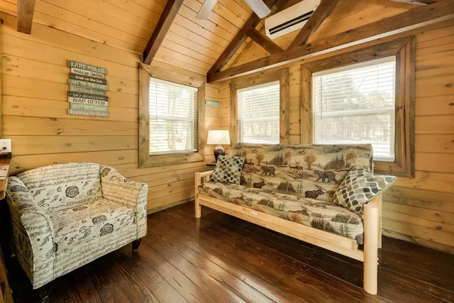 Image 6 for Log Cabin 2