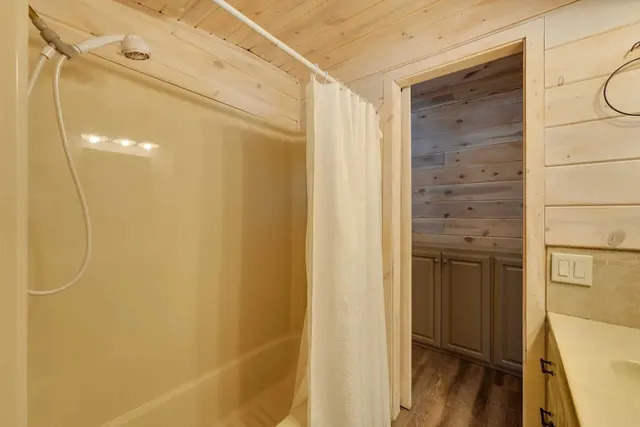 Image 16 for Log Cabin 21