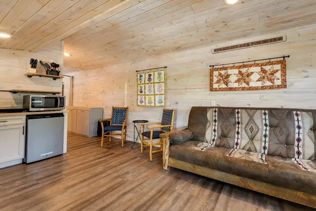 Image 6 for Log Cabin 21