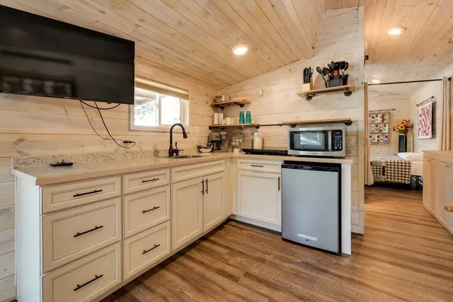 Image 11 for Log Cabin 21