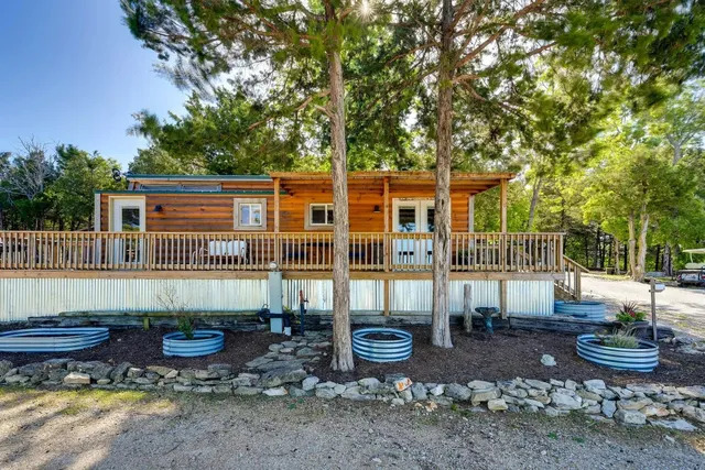 Image 1 for Log Cabin 21