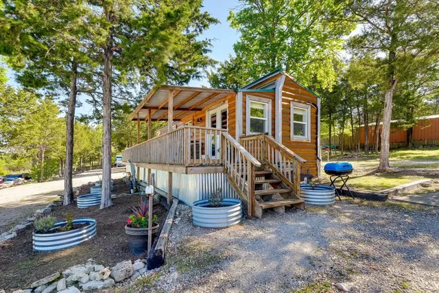 Image 2 for Log Cabin 21