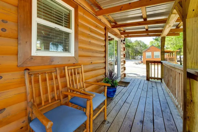 Image 2 for Log Cabin 2