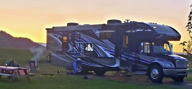 Image 8 for MONTANA BASECAMP 50/30/20 FULL HOOKUP SUNSET