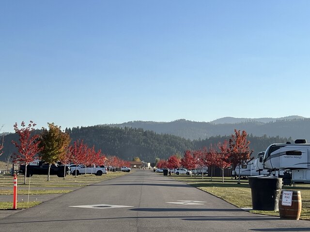 Image 3 for MONTANA BASECAMP 50/30/20 FULL HOOKUP