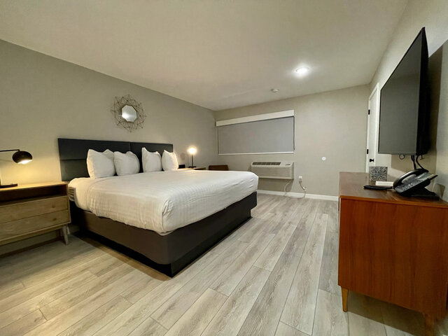 Image 1 for Chiricahua Suite