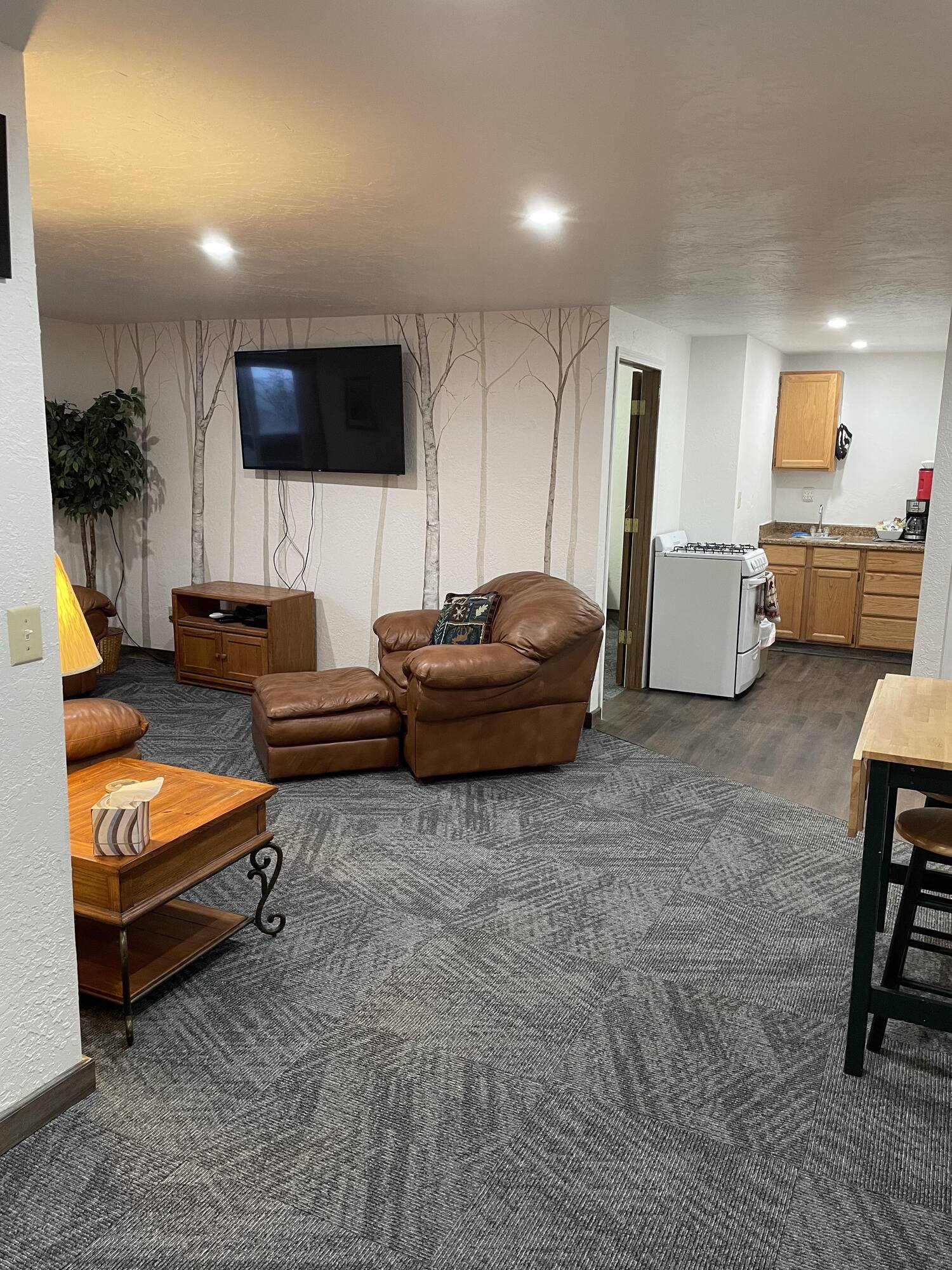 Cleft Of The Rock Bed and Breakfast in Tok, Alaska Bears Den Apt Suite of Main house