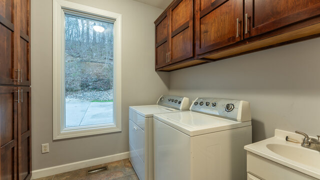 Image 4 for Lake Manor