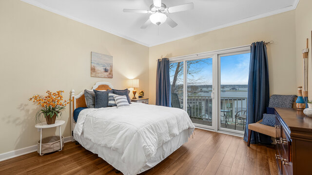 Image 13 for Lake Manor