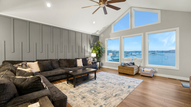 Image 8 for Lake Manor