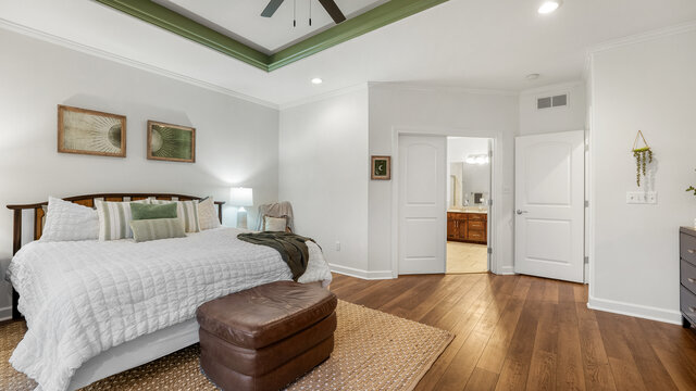 Image 16 for Lake Manor