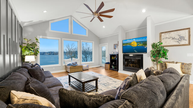 Image 1 for Lake Manor