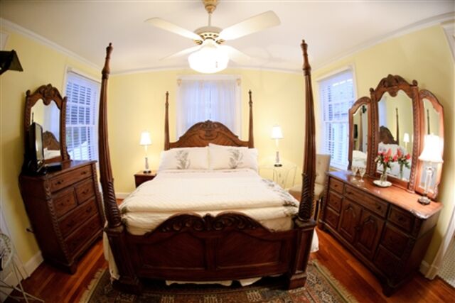 Image 1 for Yellow Room