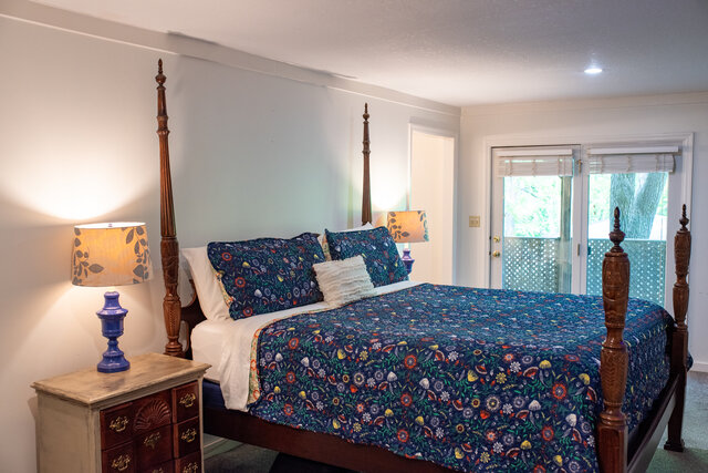 Image 1 for B4 Equestrian Room 1 King- NO PETS