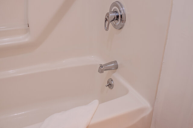 Image 7 for A5 White Heron Room-Qn w/Sofa Sleeper - NO PETS