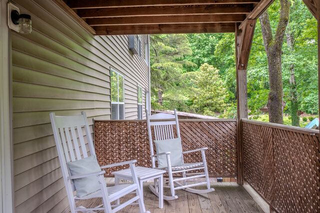 Image 4 for B2 McKinley Edwards Room-Pet Friendly