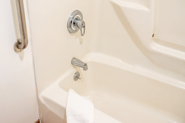 Image 7 for B2 McKinley Edwards Room-Pet Friendly