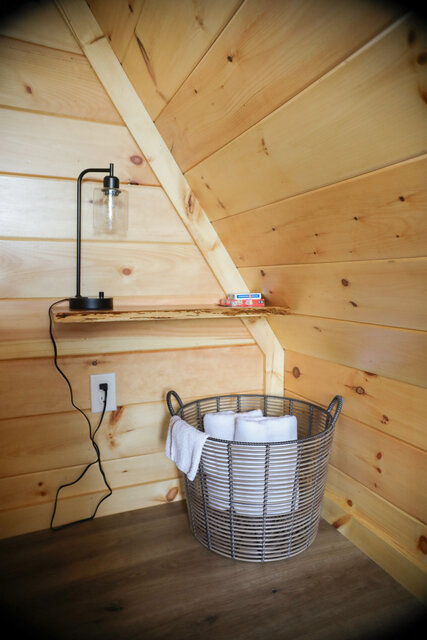 Image 9 for 02 ( 1 bedroom Cozy Cottage with Hottub