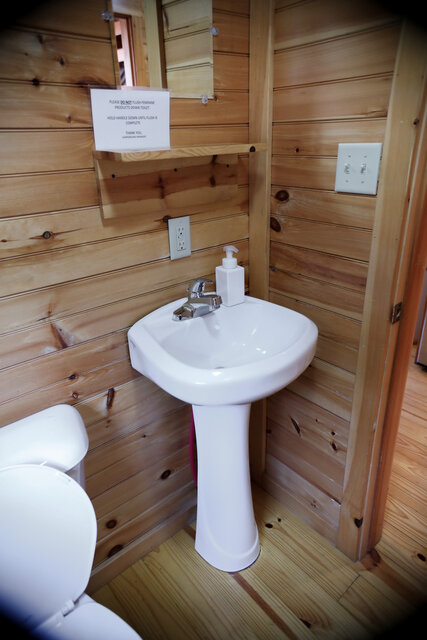 Image 11 for 20 1 Bedroom Scenic Cabin