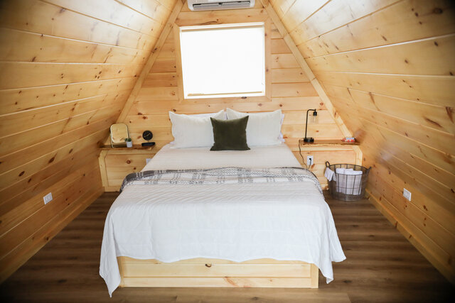 Image 10 for 02 ( 1 bedroom Cozy Cottage with Hottub