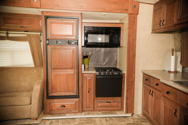 Image 12 for C-110) 1 Bedroom Efficiency Camper rental