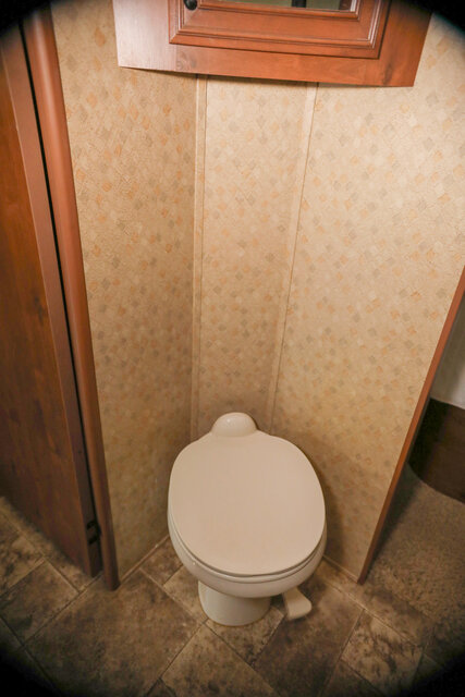 Image 10 for C-110) 1 Bedroom Efficiency Camper rental