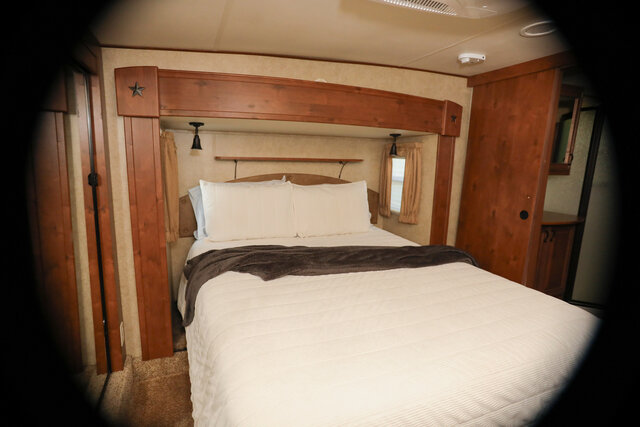 Image 7 for C-110) 1 Bedroom Efficiency Camper rental