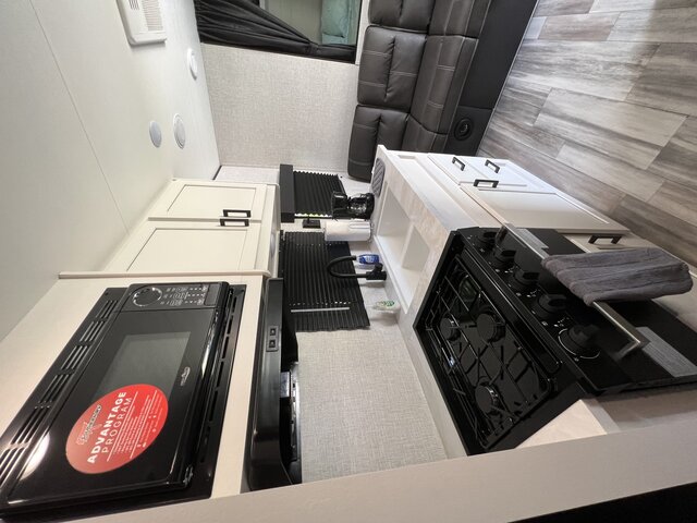 Image 4 for Miss Jake - 2024 26 ft Jayco