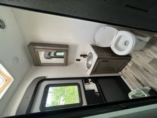 Image 17 for Mountain Laurel -34 ft Ventura Sporttrek  Bunkhous